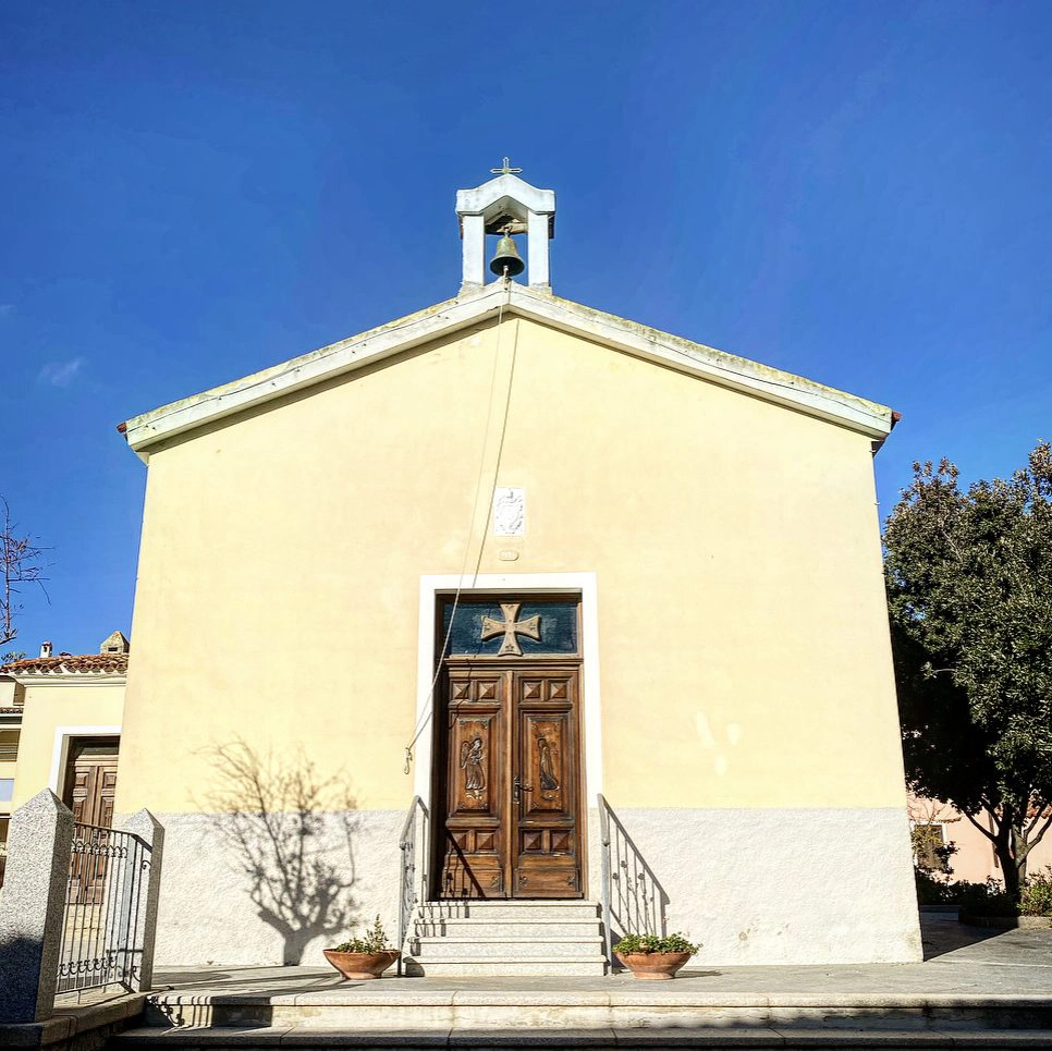 Chiesa al centro di Priatu